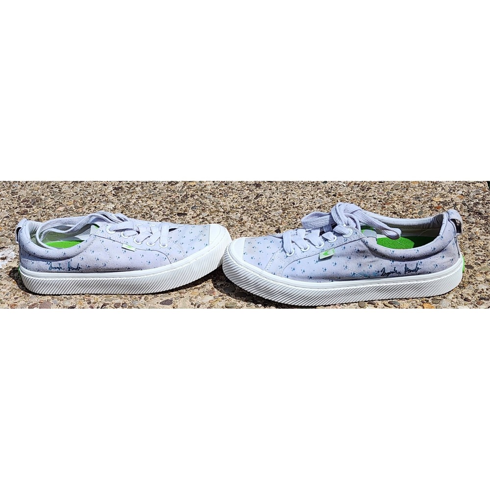 Cariuma Marie Kondo OCA Low Sneakers Light Blue Star Print Canvas Womens 7.5